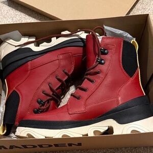 NIB New In Box Sorel Red and Black Chunky Boots
